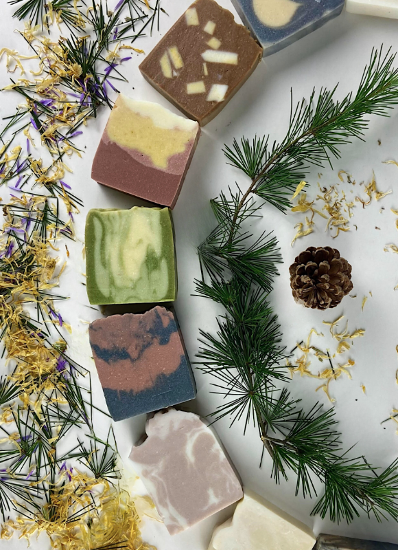 Natural soap christmas gift ideas cosmetics box Savons artisanaux naturels parfum Noel cadeaux Sensitive skin Coffret cadeau écologique