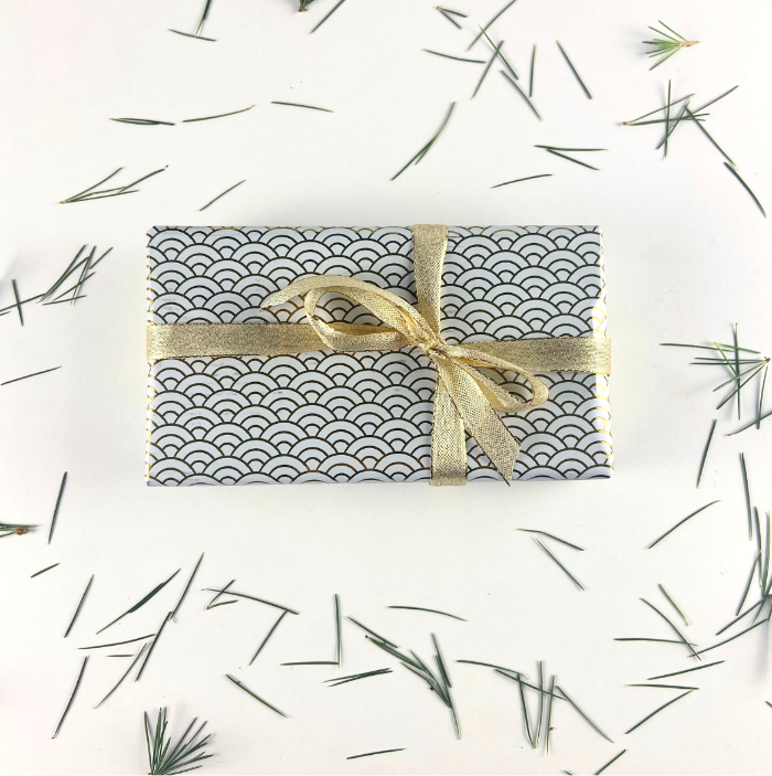 handmade_natural_sensitive_skin_soap_gift_set_botanical_vegan_budget_friendly_cadeaux